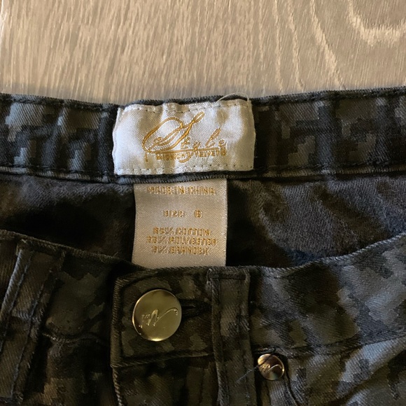 Style Midnight Velvet Pants - Picture 3 of 3